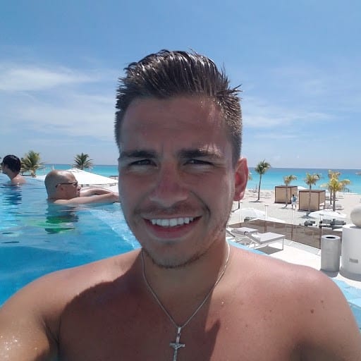 Travel agent Josh4