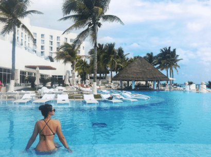 Swim up bar le blanc